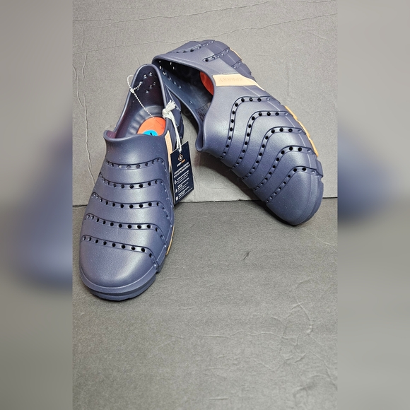 Sperry - Picture 2 of 8